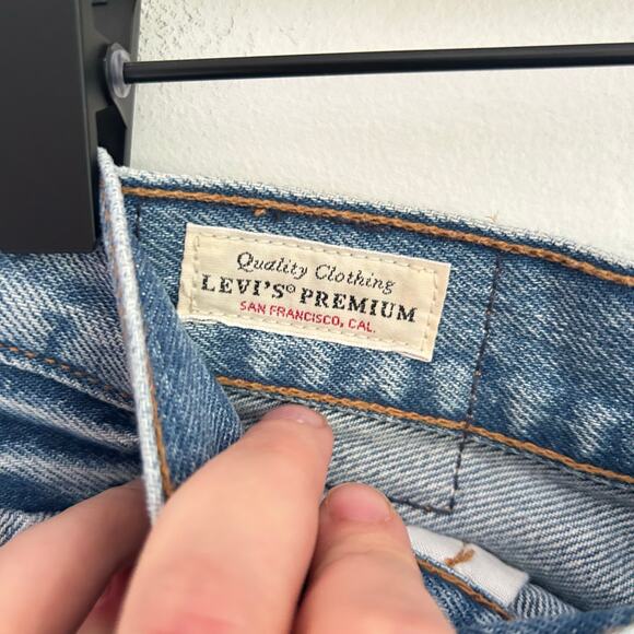 Levi's 501 Distressed Button Flu Skinny Jeans Size 28 - Picture 6 of 6